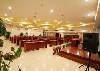 Qingdao Excalibur Hotel Екстериор снимка